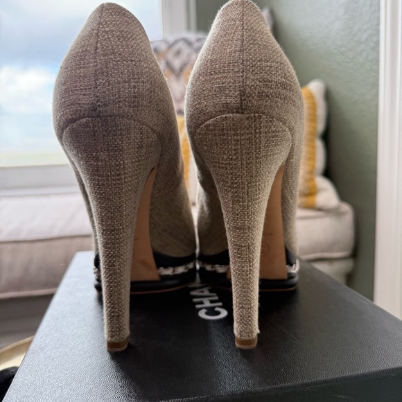 CHANEL Beige and Black Heels - Picture 4 of 13